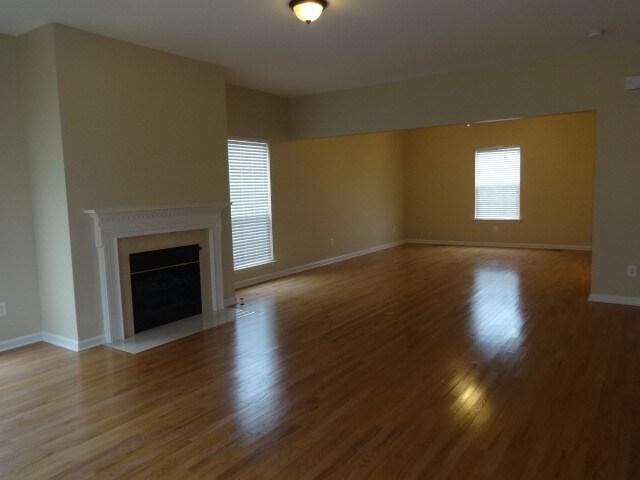 Foto del edificio - 5003 Peach Orchard Dr