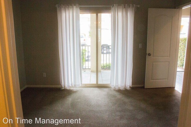 Foto del edificio - 2 br, 3 bath House - 2950 E 19th Street Un...
