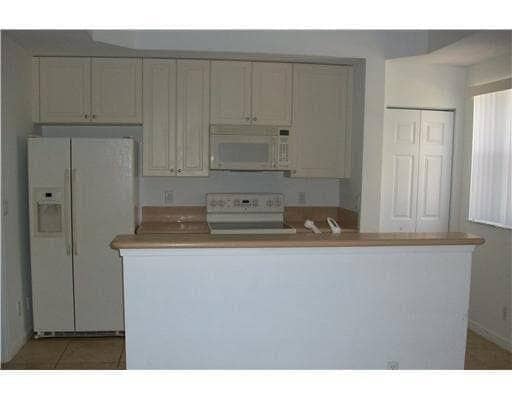 Foto del edificio - 2928 Hidden Hills Rd