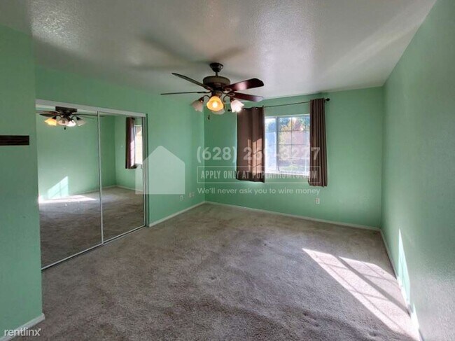 Foto del edificio - 4 br, 3 bath House - 984 E Muncie Ave -