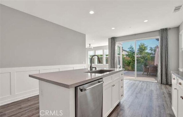 Building Photo - 405 Aura Dr