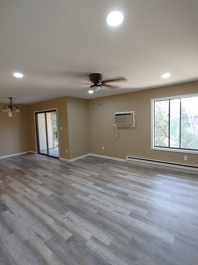 Sala de estar - 54 Amberly Dr