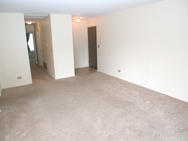 Foto del edificio - 392 Thornhill Ct