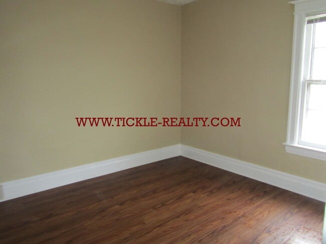 Building Photo - 537-539 Meigs Street