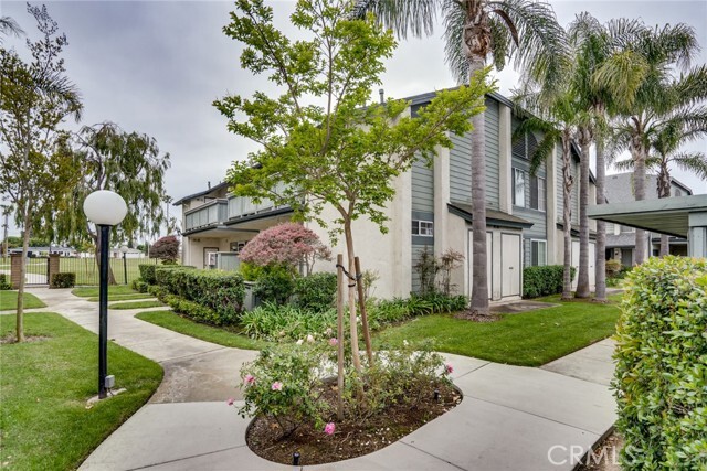 Building Photo - 18292 Parkview Ln