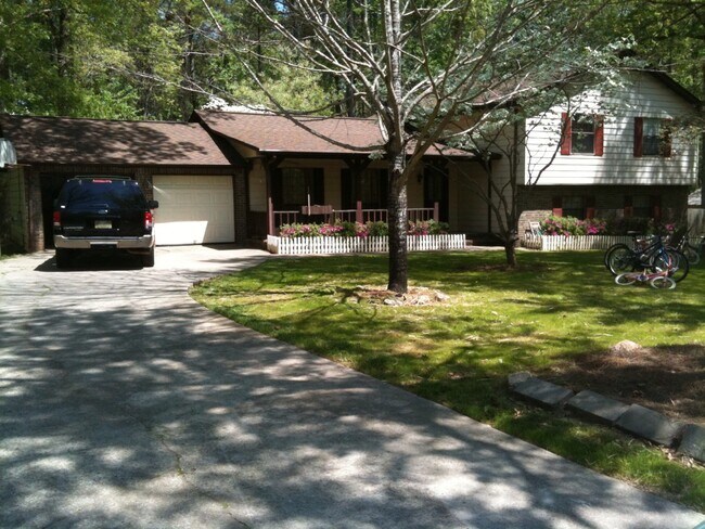 130 White Oak Way Driveway - 130 White Oak Way