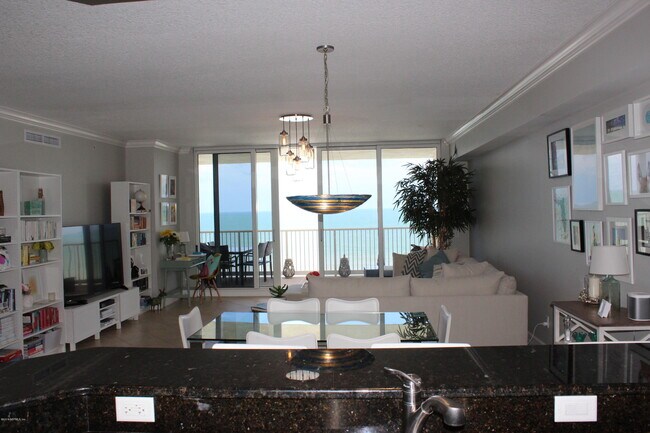 Building Photo - 1031 1st St N