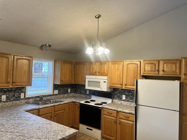 Building Photo - 15649 Crestone Path
