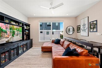 Building Photo - 1208 N Academy Ave