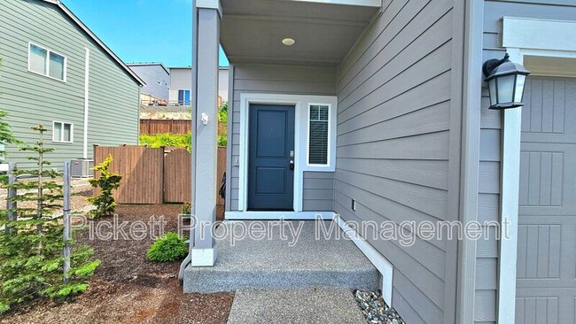 Building Photo - 6524 Yorktown Pl NE