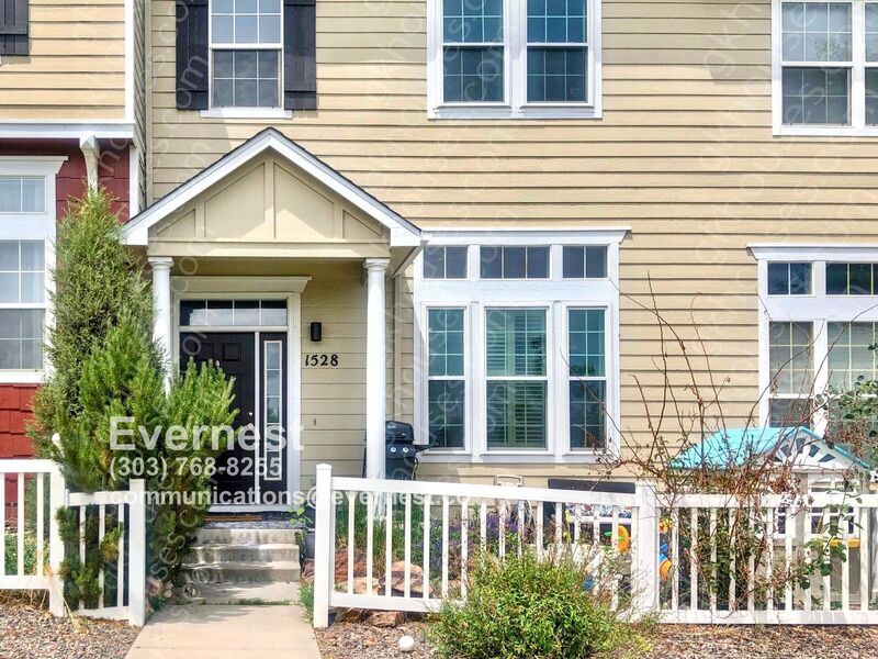 Foto principal - 1528 Chimney Peak Dr