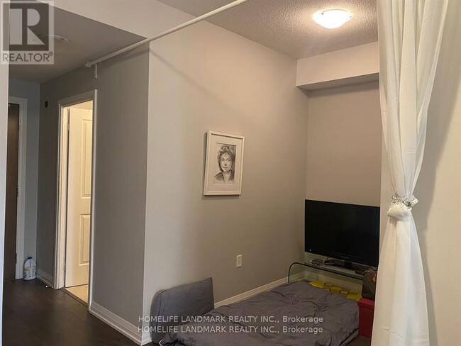 Photo du bâtiment - 9560-9560 Markham Rd