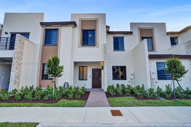 Building Photo - 2519 SE 29th St