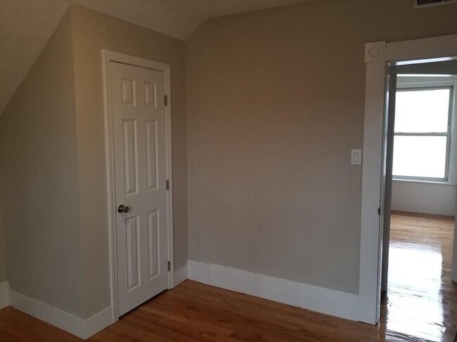 bedroom 2 - 16 Emery St
