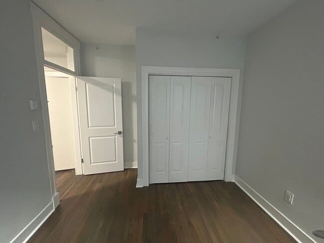 Building Photo - NO BROKER FEE | 3 Bed on Park Dr | Fenway | Available Now