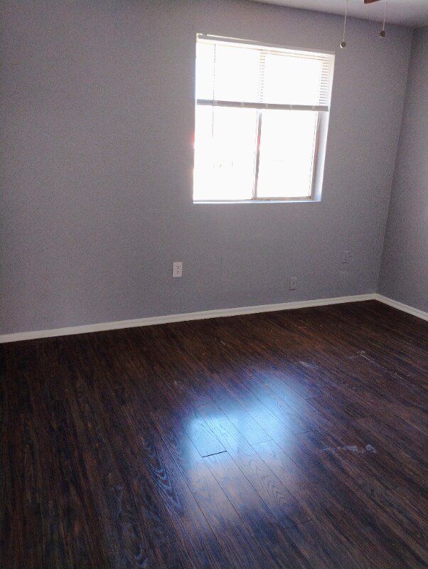 Foto del edificio - 1120 Sherron Ave