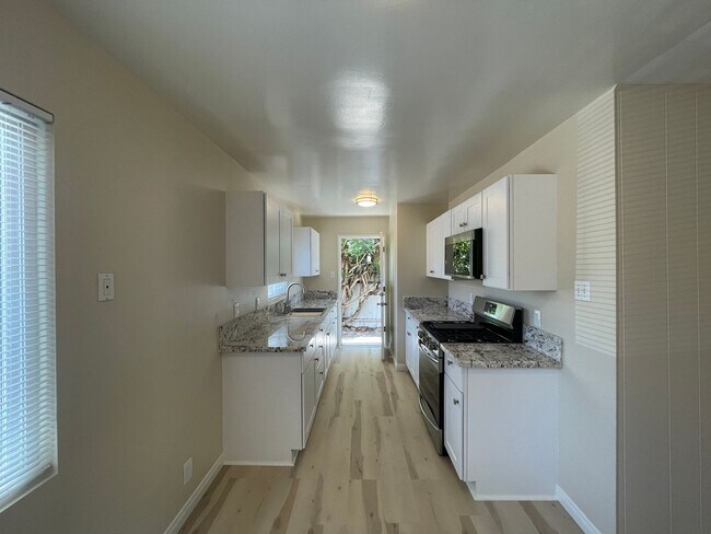 Foto del edificio - Stunning single-story home in Old Carlsbad...