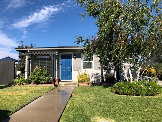 Building Photo - 5700 Noel Dr