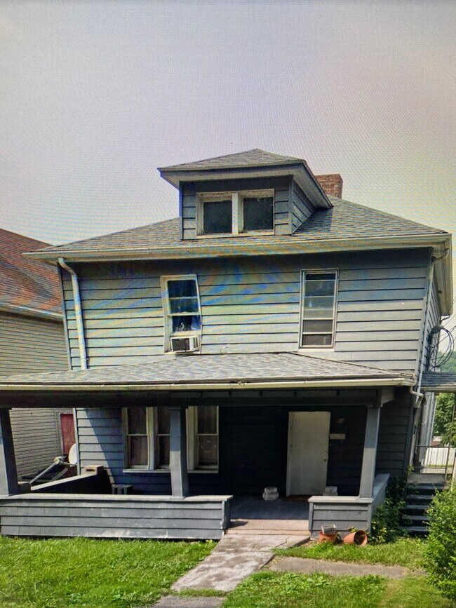 62 Dunkard Ave Unit half, Westover, WV 26501 Apartments in Westover