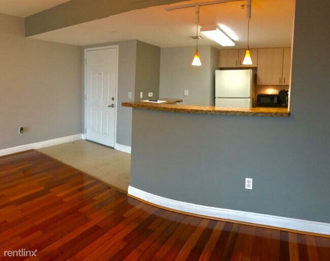 Building Photo - 2 br, 2 bath Condo - 3000 SW 22 street