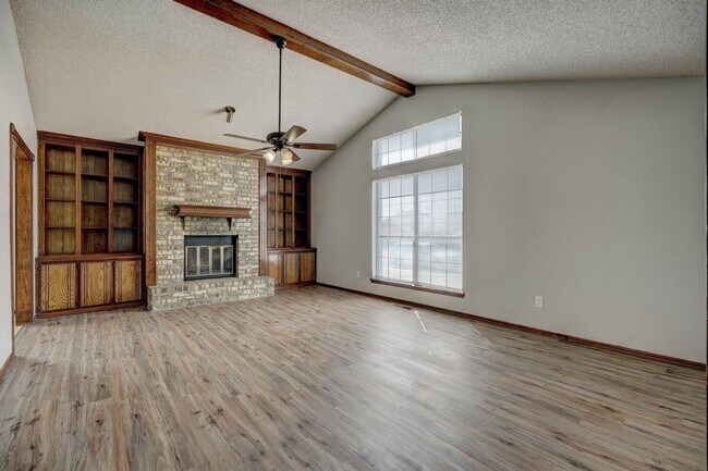 Building Photo - 4 bed, 2 bath home in Edmond