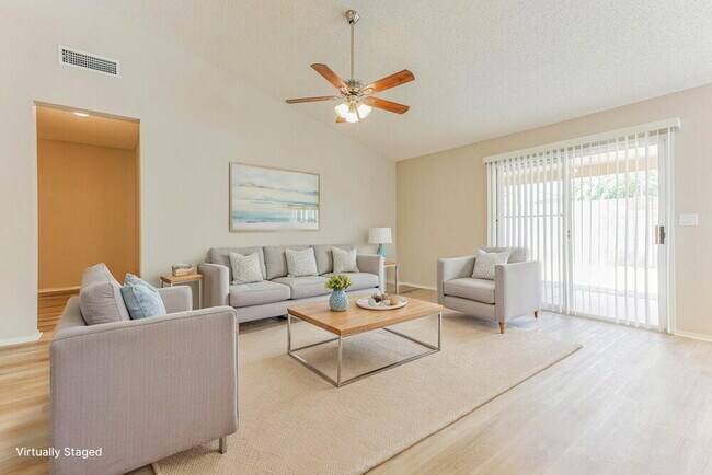 Foto del edificio - 4526 E Towne Ln