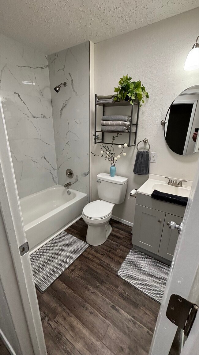 Foto del edificio - 863 Anahuac Ave