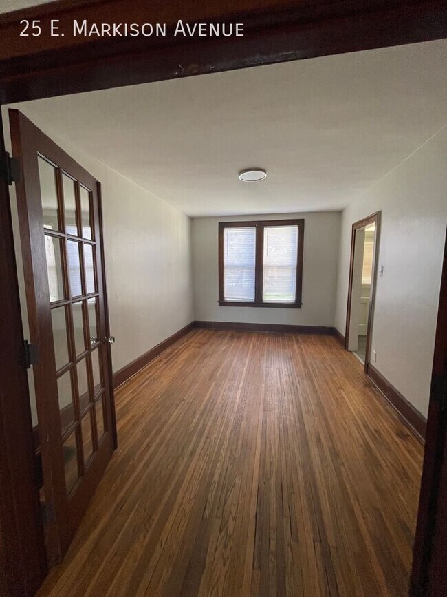 Foto del edificio - 25 E Markison Ave