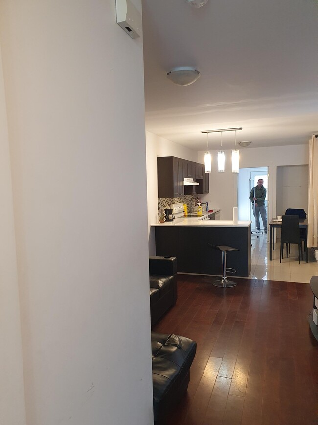 Photo du bâtiment - 4827 Rue Saint-Urbain