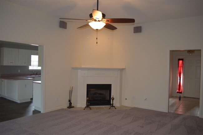 Building Photo - 569 Jackson St
