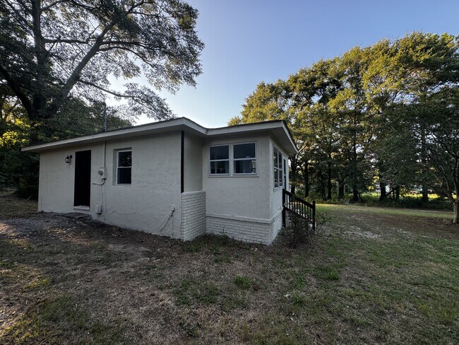 Building Photo - 41 Georgia Dr