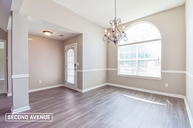 Building Photo - 277 Ermines Way