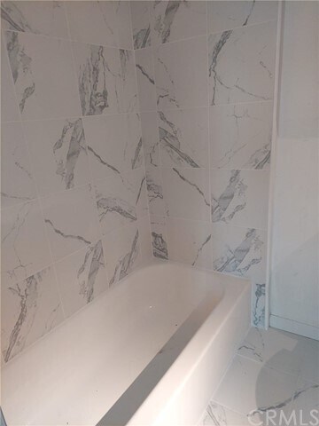 Foto del edificio - 14510 Lakeshore Dr