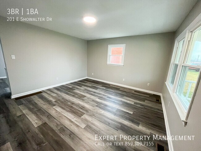 Building Photo - 201 E Showalter Dr