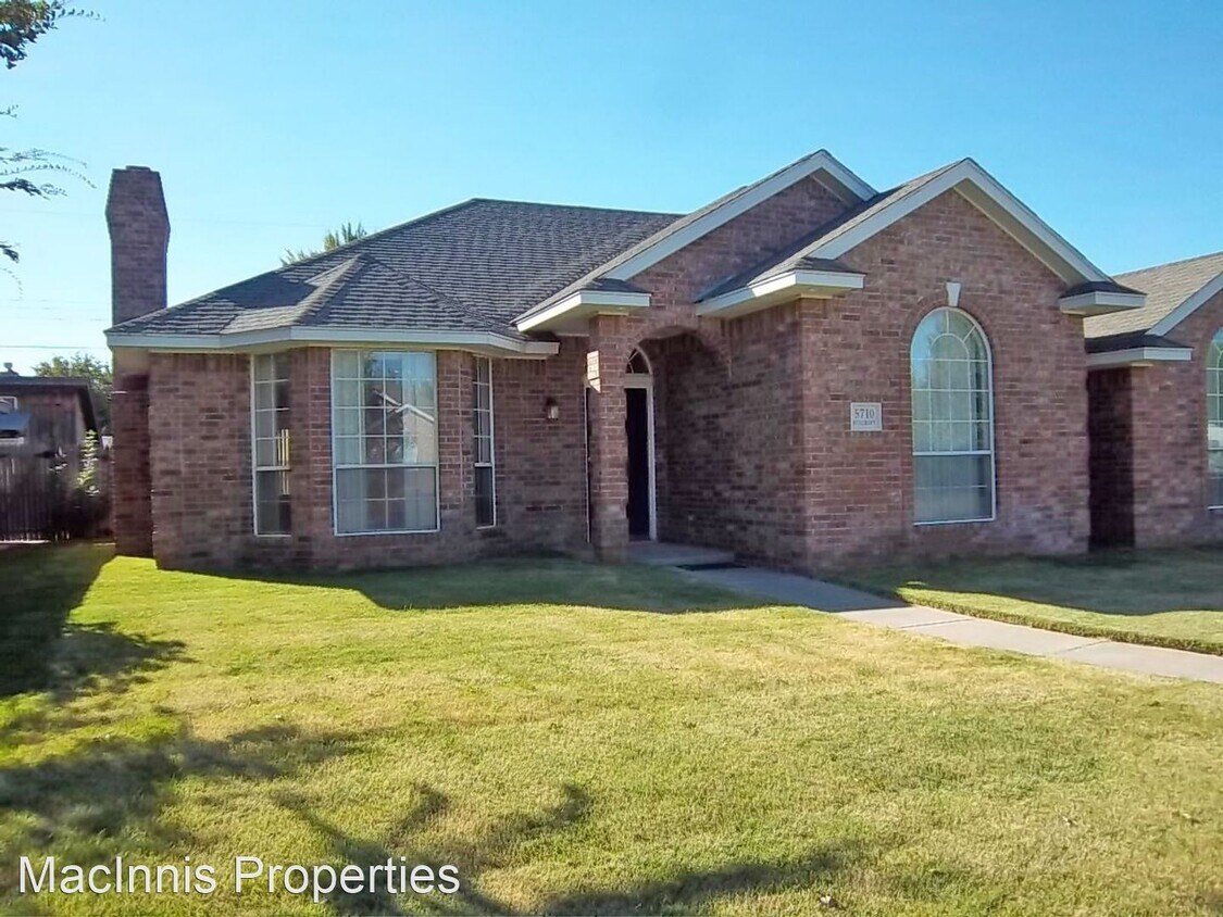3 br, 2 bath House 5710 Foxcroft Dr House Rental in Amarillo, TX