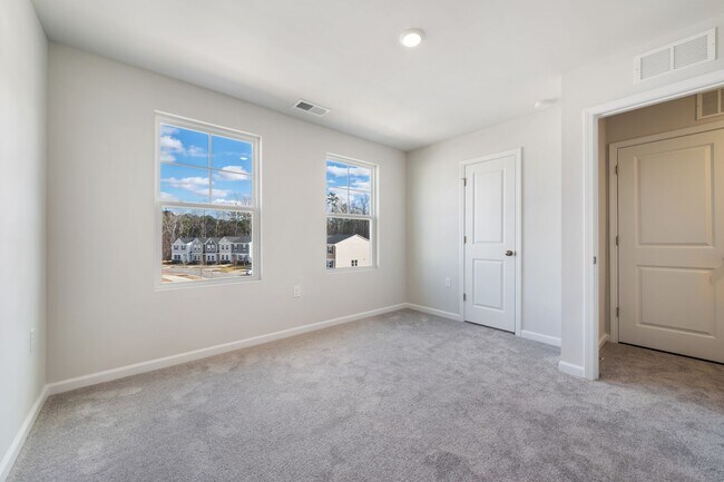 Foto del edificio - 3 bed 3.5 bath