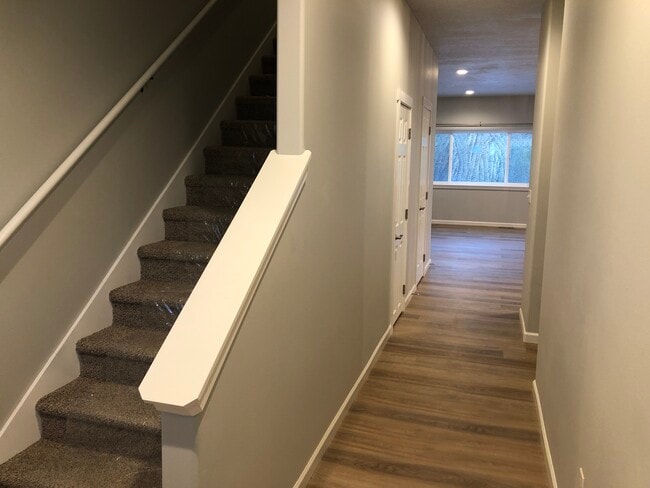 Foto del edificio - 1358 SW Center St