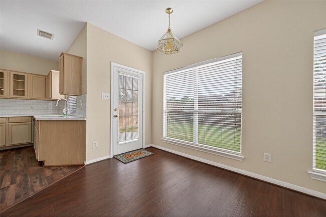 Foto del edificio - 9111 Winkbow Dr