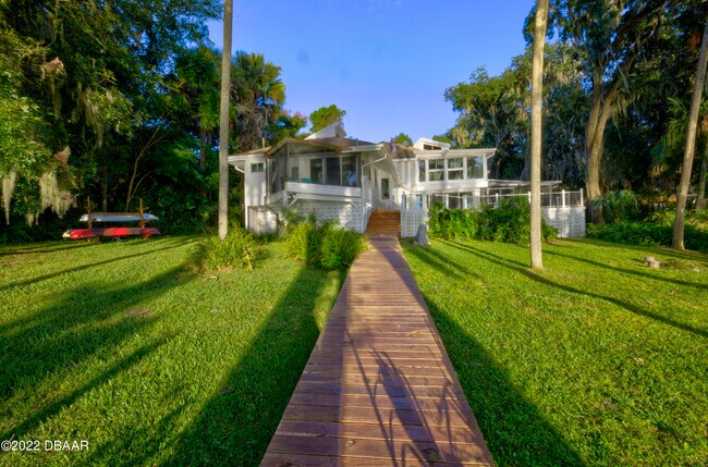 Building Photo - 1630 Alexander Dr
