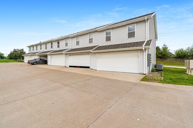 Foto del edificio - 5005 Devils Glen Rd