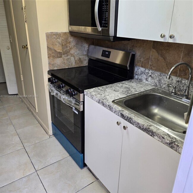 Foto del edificio - 12900 SW 81st St