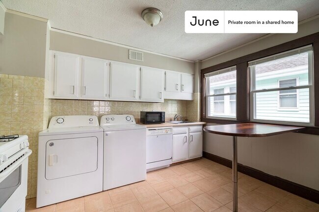 Foto del edificio - Room in Shared 4 bed/1 bath home in Somerville