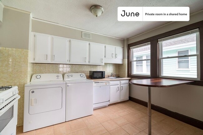 Building Photo - Room in Shared 4 bed/1 bath home in Somerville