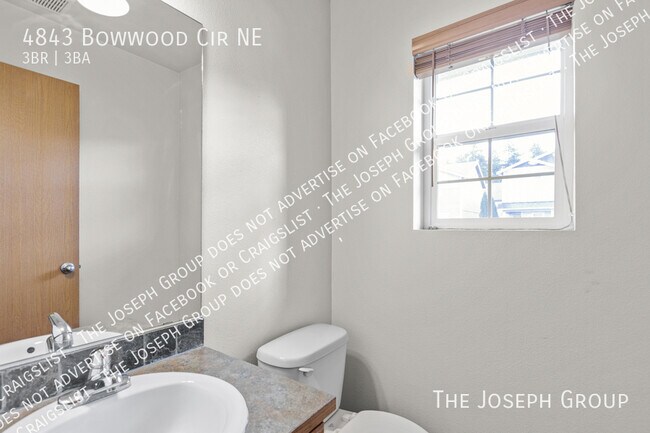 Building Photo - 4843 Bowwood Cir NE