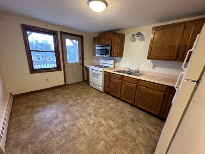 12 Goldsmith Ln Unit Apt. 6, Old Town, ME 04468 Room for Rent in Old