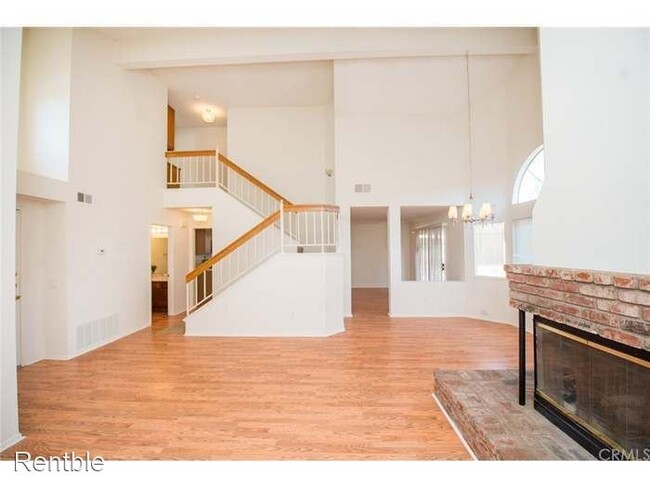 Building Photo - 3 br, 3 bath House - 2477 Norte Vista