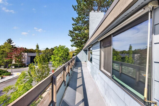 Foto del edificio - 3030 80th Ave SE