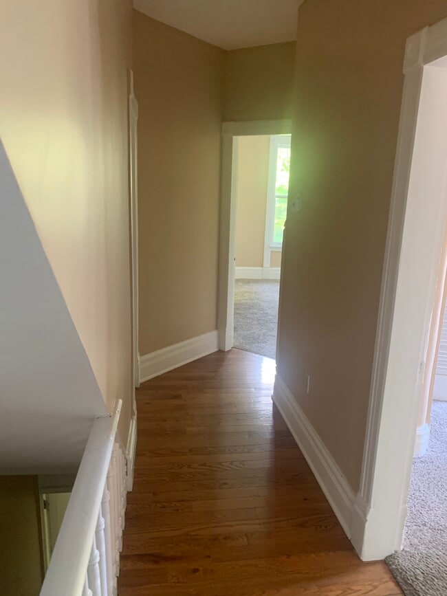 Building Photo - 94 Academy St