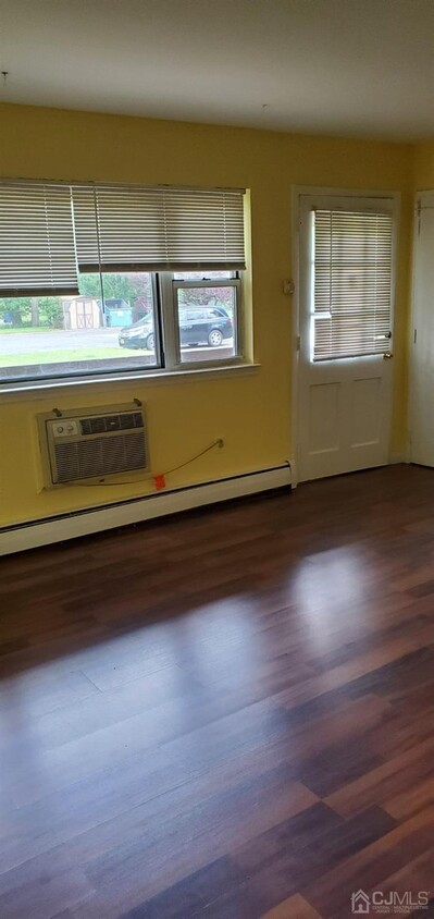 Foto principal - 55 Gill Ln