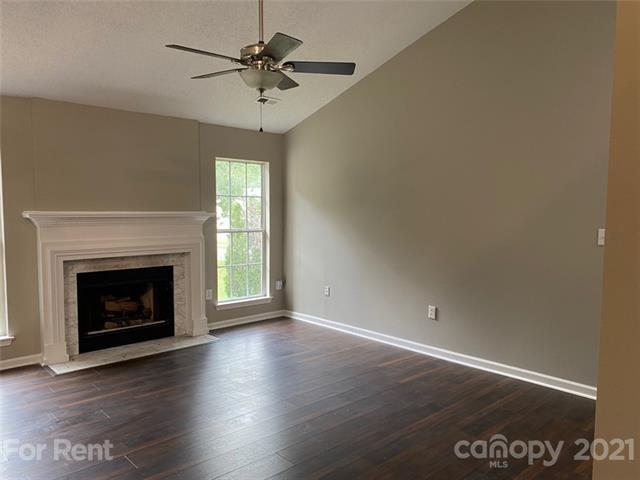Building Photo - 10335 Worsley Ln